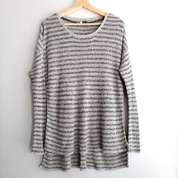 VOLCOM Striped High Low Hem Knit Sweater Oversized Gray Sz S - Picture 1 of 8